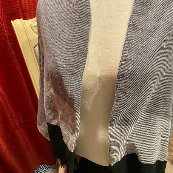 Christopher and Banks Shawl lightweight poncho - Picture 6 of 6